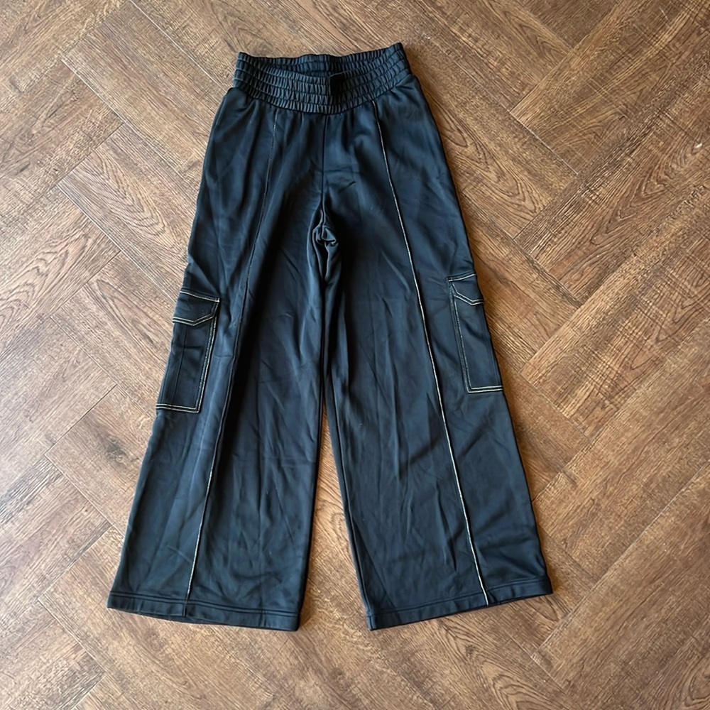 Adidas Wide Leg Cargo Pants Black/Gold Sz M